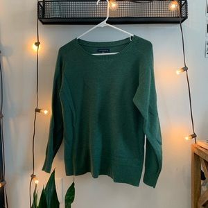 AE green sweater